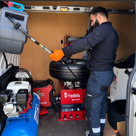 Professional tyre balancing equipment